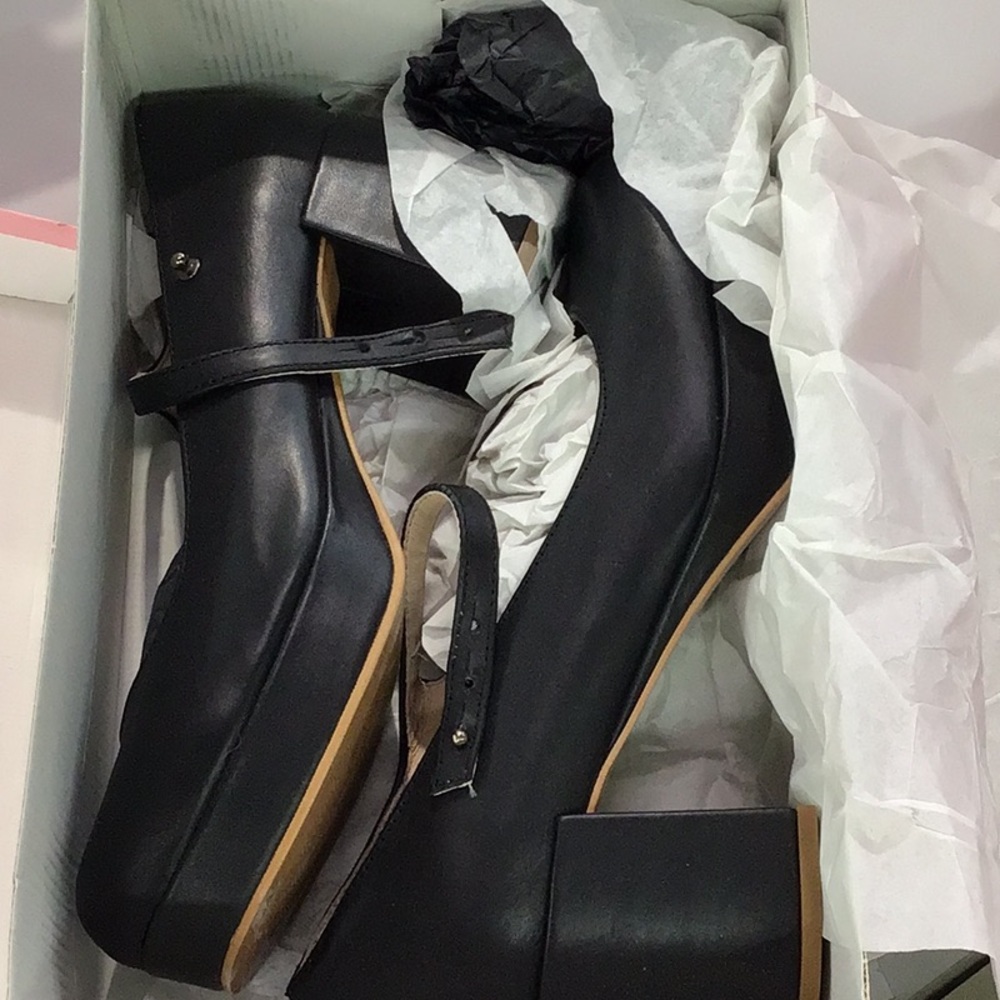 Intentionally Blank Black leather Platform Shoes Size 40